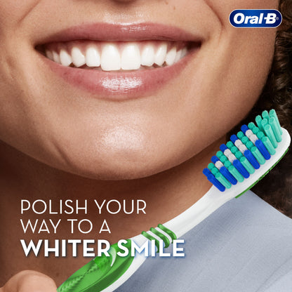 Oral-B 3D White Fresh Manual Toothbrush size 40 Medium, 2 Pieces