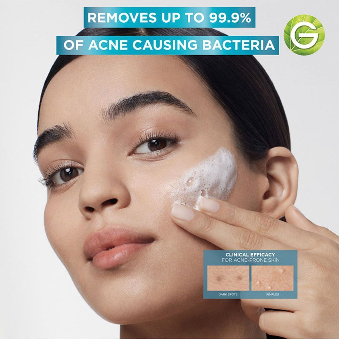 Garnier Skin Active Fast Clear Daily Exfoliating Scrub Face Wash for Acne Prone Skin with Salicylic Acid & Vitamin C, 150ml - Makkah Pharmacy